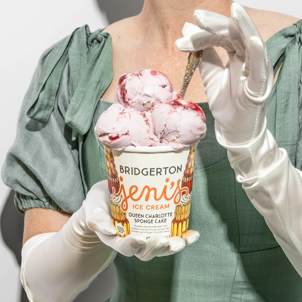 Queen Charlotte Sponge Cake - Image 5